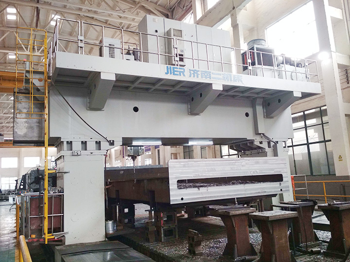 Jinan zweite Werkzeugmaschine Gantry Bearbeitungszentrum 6000 × 13000 Höhe 3000